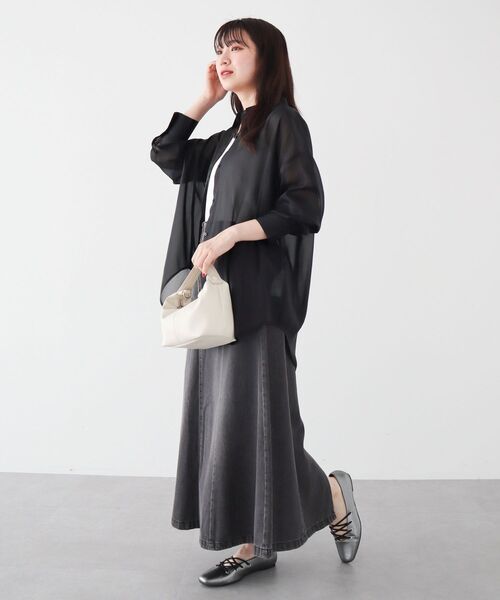 Green Parks(グリーンパークス)の「シアーシャイニーシャツ(シャツ/ブラウス・レディース・オフホワイト/ブルー/ブラック/ベージュ・FREE)」の18枚目の写真