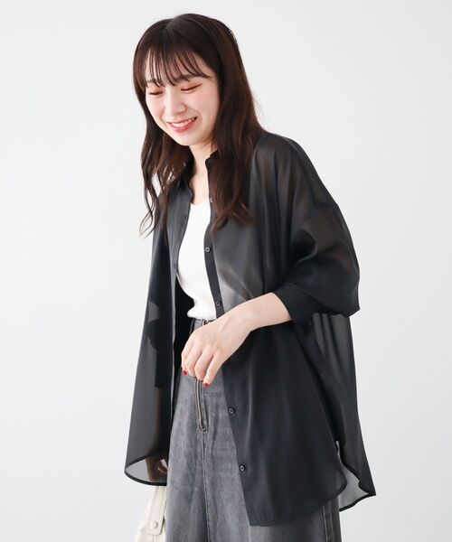 Green Parks(グリーンパークス)の「シアーシャイニーシャツ(シャツ/ブラウス・レディース・オフホワイト/ブルー/ブラック/ベージュ・FREE)」の20枚目の写真