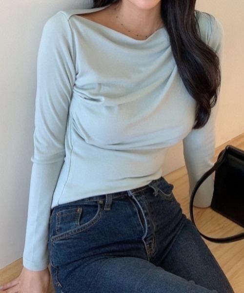 ECLIN（エクラン）の「オフショルダー長袖カットソー（Tシャツ/カットソー・レディース・ブラック/ホワイト/ベージュ/ブルーグリーン・M/XL/L）」の13枚目の写真