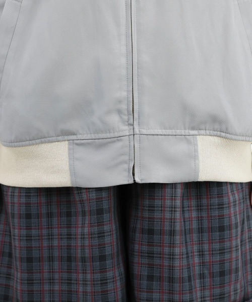 F i.n.t（フィント）の「フロントロゴ刺繍スタジャン/fint（スタジャン・レディース・グレー×ピンク/ネイビー×ホワイト・FREE）」の15枚目の写真