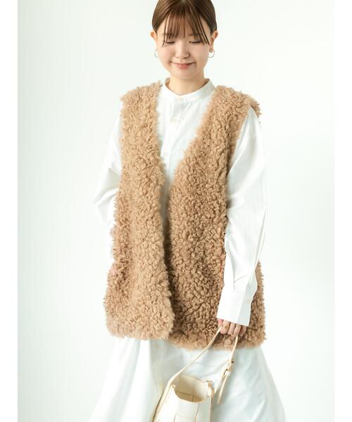 Lugnoncure（ルノンキュール）の「【帯電防止】着丈が選べるボアベスト（ベスト・レディース・ベージュ/チャコールグレー/オフホワイト・ﾌﾘｰ(M)/ﾌﾘｰ(L)）」の3枚目の写真