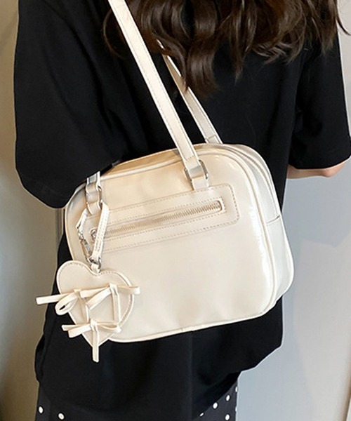 ROOPTOKYO（ループトウキョウ）の「スクエア フェイクレザー ミニショルダーバッグ（ショルダーバッグ・レディース・ブラック/シルバー/レッド/ホワイト・FREE）」の2枚目の写真