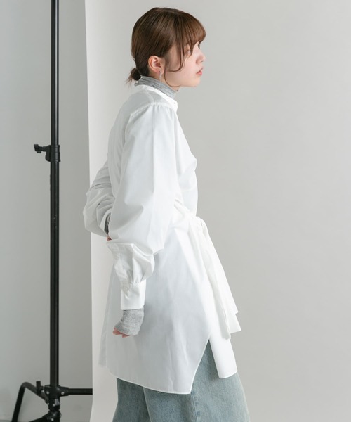 KBF（ケイビーエフ）の「ディープスリットシャツワンピース（ワンピース・レディース・オフホワイト/ネイビー・ONE）」の5枚目の写真