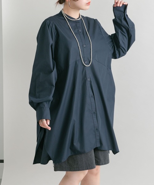 KBF（ケイビーエフ）の「ディープスリットシャツワンピース（ワンピース・レディース・オフホワイト/ネイビー・ONE）」の12枚目の写真