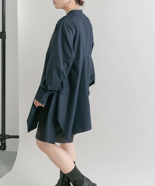 KBF（ケイビーエフ）の「ディープスリットシャツワンピース（ワンピース・レディース・オフホワイト/ネイビー・ONE）」の15枚目の写真