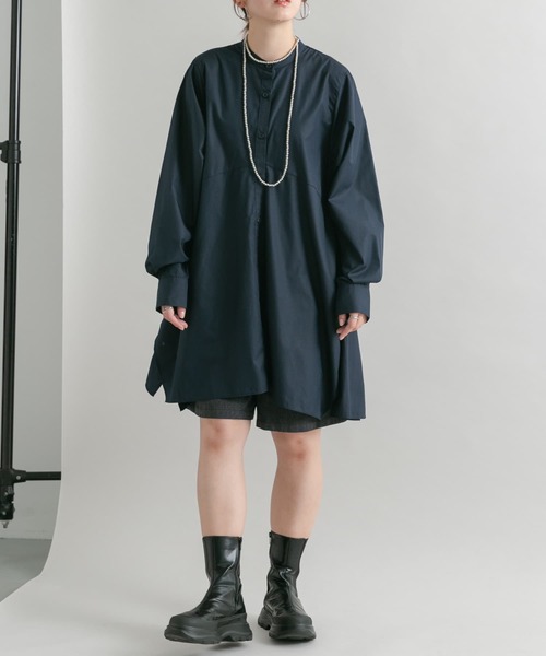 KBF（ケイビーエフ）の「ディープスリットシャツワンピース（ワンピース・レディース・オフホワイト/ネイビー・ONE）」の16枚目の写真