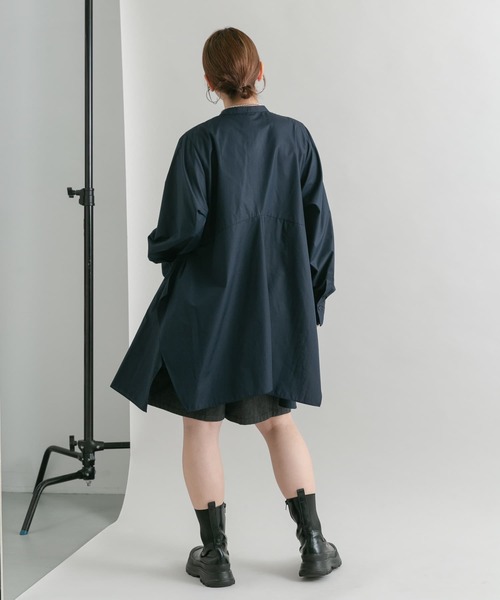 KBF（ケイビーエフ）の「ディープスリットシャツワンピース（ワンピース・レディース・オフホワイト/ネイビー・ONE）」の19枚目の写真