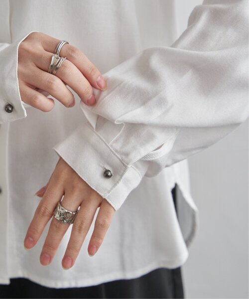 LBC(エルビーシー)の「綿レーヨンメタルボタンシャツ(シャツ/ブラウス・レディース・ホワイト/ライトブルー/チャコールグレー・L/M)」の16枚目の写真