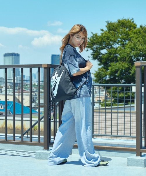 NIKE（ナイキ）の「ナイキ ヘリテージ ドローコードバッグ (13L) / Nike Heritage Drawstring Bag (13L) DC4245-010 Black（エコバッグ/サブバッグ・メンズ・ブラック・ONE SIZE）」の3枚目の写真