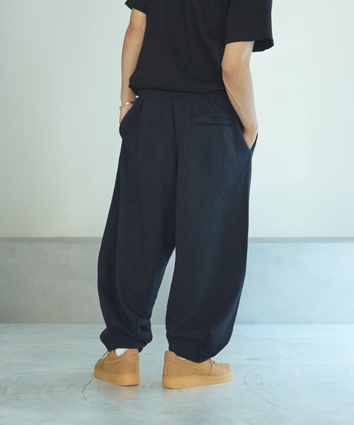 NIKE(ナイキ)の「《セットアップ対応商品》ナイキ クラブ フリース メンズ オーバーサイズド フレンチ テリー パンツ / Nike Club Fleece Men's Oversized French Terry Pants HJ1823-010 Black(スウェットパンツ・メンズ・ブラック・L/2XL/XL/M/S)」の14枚目の写真