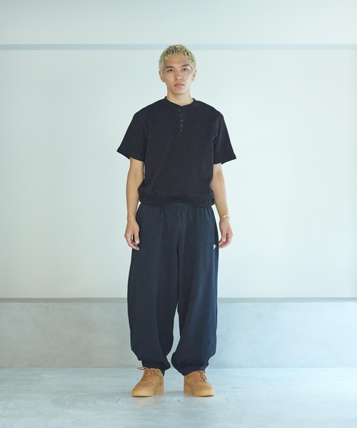 NIKE(ナイキ)の「《セットアップ対応商品》ナイキ クラブ フリース メンズ オーバーサイズド フレンチ テリー パンツ / Nike Club Fleece Men's Oversized French Terry Pants HJ1823-010 Black(スウェットパンツ・メンズ・ブラック・L/2XL/XL/M/S)」の15枚目の写真