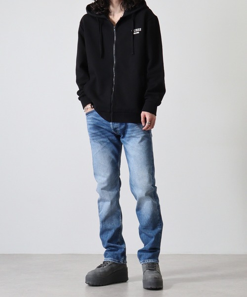 Guess（ゲス）の「GUESS MID RISE SLIM STRAIGHT-PHILIP スリムジーンズ（デニムパンツ・メンズ・インディゴブルー・29inch/30inch/31inch/32inch）」の11枚目の写真