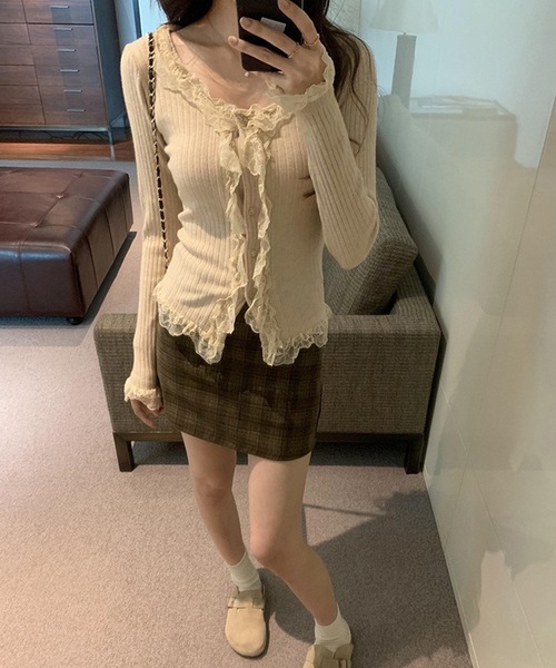 Lace Ladies（レースレディース）の「レース フリル リブ ニットカーディガン（カーディガン/ボレロ・レディース・ベージュ/ブラック/アイボリー・FREE）」の4枚目の写真