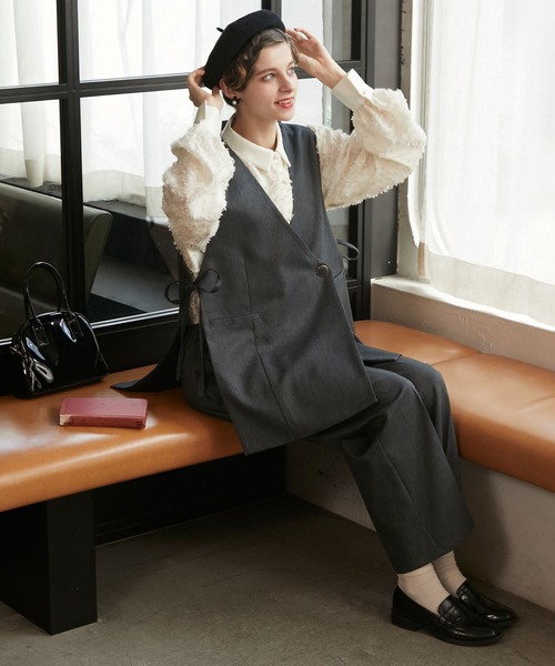 BONLECILL noir（ボンルシールノワール）の「【BONLECILL noir】サイドリボンノーカラーベスト＆センタープレススラックス（パンツドレス・レディース・チャコールグレー/ベージュ/ネイビー/ブラック・M-L/S-M/S/M/L）」の6枚目の写真