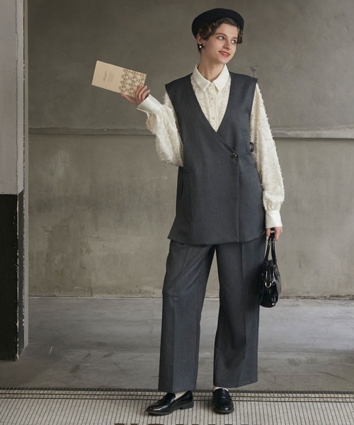 BONLECILL noir（ボンルシールノワール）の「【BONLECILL noir】サイドリボンノーカラーベスト＆センタープレススラックス（パンツドレス・レディース・チャコールグレー/ベージュ/ネイビー/ブラック・M-L/S-M/S/M/L）」の10枚目の写真