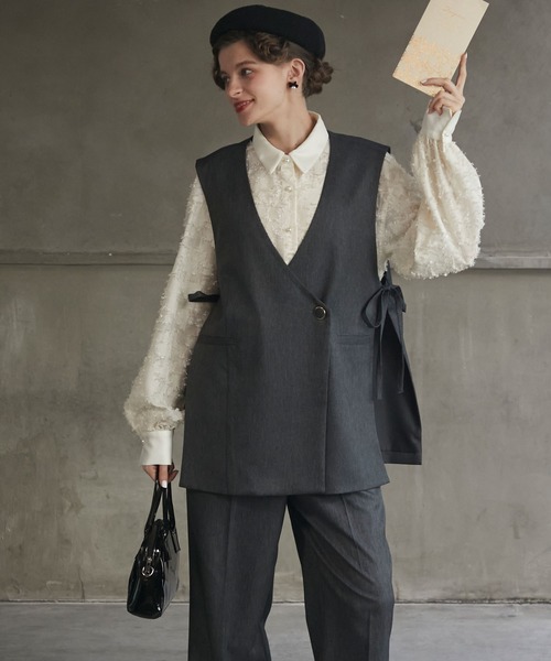 BONLECILL noir（ボンルシールノワール）の「【BONLECILL noir】サイドリボンノーカラーベスト＆センタープレススラックス（パンツドレス・レディース・チャコールグレー/ベージュ/ネイビー/ブラック・M-L/S-M/S/M/L）」の16枚目の写真