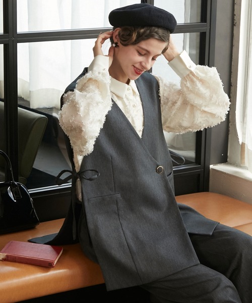 BONLECILL noir（ボンルシールノワール）の「【BONLECILL noir】サイドリボンノーカラーベスト＆センタープレススラックス（パンツドレス・レディース・チャコールグレー/ベージュ/ネイビー/ブラック・M-L/S-M/S/M/L）」の21枚目の写真