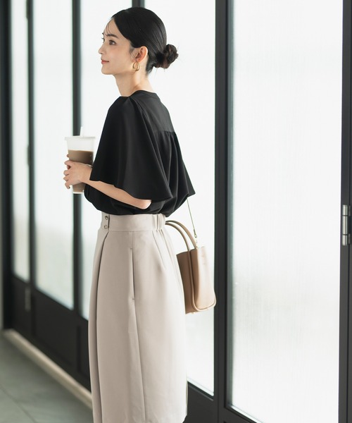 CELEN(セレン)の「【オフィスカジュアル/洗える】フレアスリーブピンタックブラウス 半袖(シャツ/ブラウス・レディース・グレー系その他/オフホワイト/ピンクベージュ/ブラック・S/ST/LT/L/M/MT)」の7枚目の写真