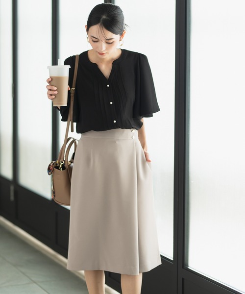 CELEN(セレン)の「【オフィスカジュアル/洗える】フレアスリーブピンタックブラウス 半袖(シャツ/ブラウス・レディース・グレー系その他/オフホワイト/ピンクベージュ/ブラック・S/ST/LT/L/M/MT)」の5枚目の写真