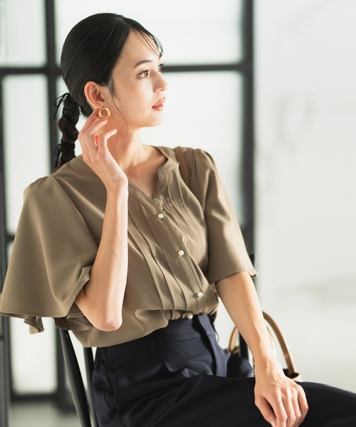 CELEN(セレン)の「【オフィスカジュアル/洗える】フレアスリーブピンタックブラウス 半袖(シャツ/ブラウス・レディース・グレー系その他/オフホワイト/ピンクベージュ/ブラック・S/ST/LT/L/M/MT)」の14枚目の写真