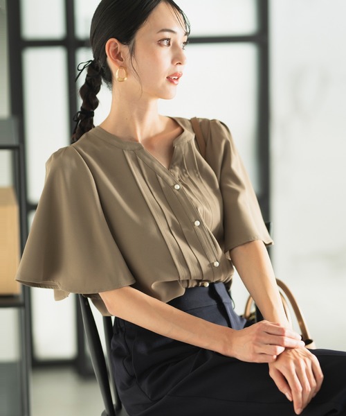 CELEN(セレン)の「【オフィスカジュアル/洗える】フレアスリーブピンタックブラウス 半袖(シャツ/ブラウス・レディース・グレー系その他/オフホワイト/ピンクベージュ/ブラック・S/ST/LT/L/M/MT)」の15枚目の写真