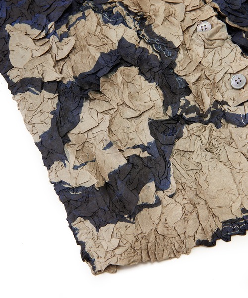 JNBY(ジェーエヌビーワイ)の「Brushstroke Floral Crinkled Shirt / シャツブラウス(シャツ/ブラウス・レディース・ホワイト/ベージュ・38/36/40)」の22枚目の写真