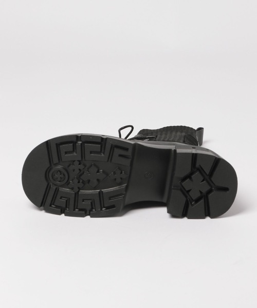 FOREVER 21（フォーエバー トゥエンティーワン）の「【2025SS】厚底ソックスブーツ（ブーツ・レディース・ブラック・MEDIUM/LARGE）」の5枚目の写真