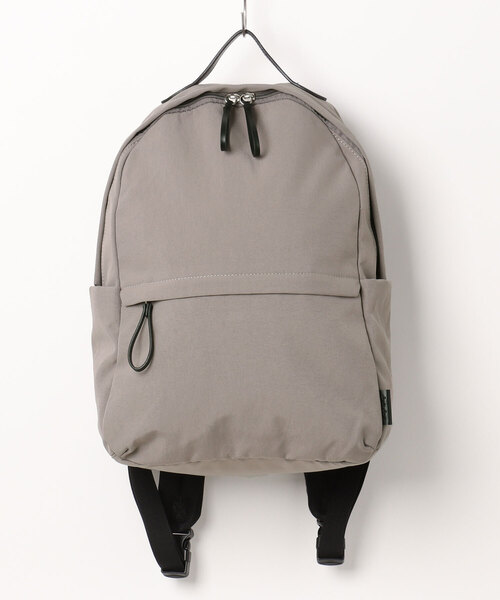 and it_（アンドイット）の「Legato Largo ナチュらくバッグ 10ポケットリュック（バックパック/リュック・レディース・ブラック/オリーブ/アイボリー/グレイッシュベージュ・FREE）」の3枚目の写真