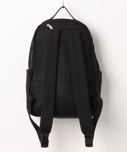 and it_（アンドイット）の「Legato Largo ナチュらくバッグ 10ポケットリュック（バックパック/リュック・レディース・ブラック/オリーブ/アイボリー/グレイッシュベージュ・FREE）」の5枚目の写真