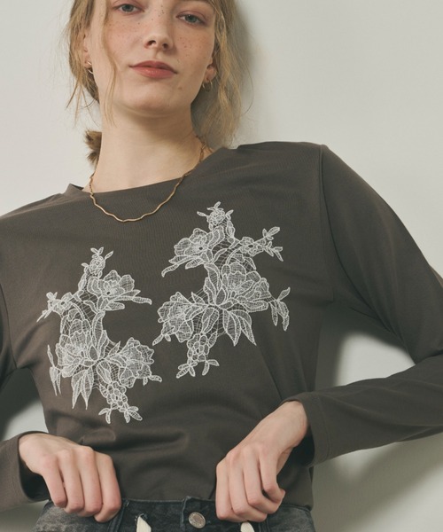 Unitage(ユニテージ)の「レースモチーフロンT(Tシャツ/カットソー・レディース・チャコールグレー/ホワイト・FREE)」の4枚目の写真