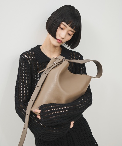 Shelly island（シェリーアイランド）の「ベルトアクセント2wayバケットバッグ（ショルダーバッグ・レディース・ブラック/ブラウン・FREE）」の22枚目の写真