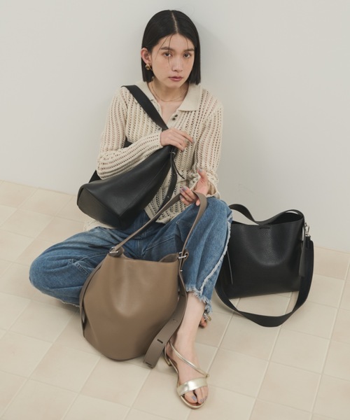 Shelly island（シェリーアイランド）の「ベルトアクセント2wayバケットバッグ（ショルダーバッグ・レディース・ブラック/ブラウン・FREE）」の21枚目の写真