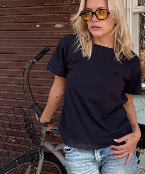 ROXY(ロキシー)の「MELODY /ロキシーワンポイントロゴ半袖シャツ(Tシャツ/カットソー・レディース・グレー/ブラック/ホワイト/ピンク・MEDIUM/LARGE/SMALL)」の3枚目の写真