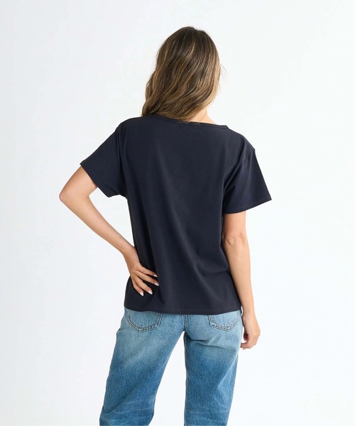 ROXY(ロキシー)の「MELODY /ロキシーワンポイントロゴ半袖シャツ(Tシャツ/カットソー・レディース・グレー/ブラック/ホワイト/ピンク・MEDIUM/LARGE/SMALL)」の8枚目の写真