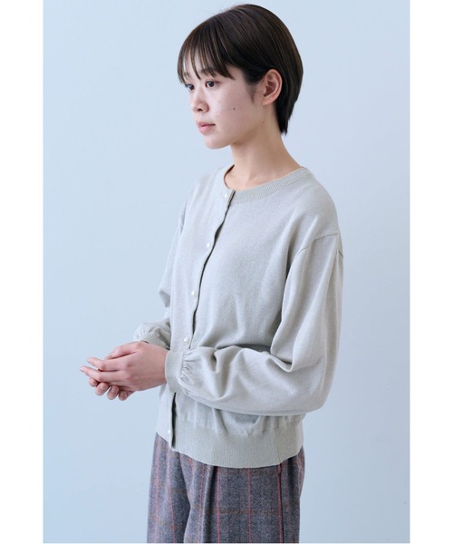 IEDIT(イディット)の「IEDIT 上品なラメがきらめくパール調ボタンカーディガン(カーディガン/ボレロ・レディース・ライトブルー/シルバーグレー/ブラック・M/L/LL/3L/4L/S)」の8枚目の写真