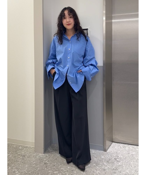 CIS.（シス）の「CIS． タックパネルビッグシャツ ウォッシャブル 無地（シャツ/ブラウス・レディース・ホワイト系/ブラック系/ブルー系/イエロー系/ベージュ系・38(9号)）」の12枚目の写真