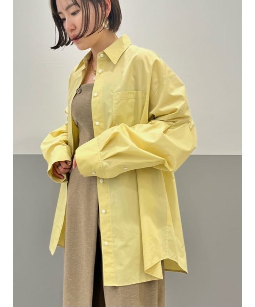 CIS.（シス）の「CIS． タックパネルビッグシャツ ウォッシャブル 無地（シャツ/ブラウス・レディース・ホワイト系/ブラック系/ブルー系/イエロー系/ベージュ系・38(9号)）」の11枚目の写真