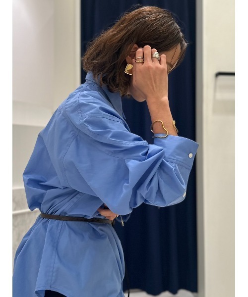 CIS.（シス）の「CIS． タックパネルビッグシャツ ウォッシャブル 無地（シャツ/ブラウス・レディース・ホワイト系/ブラック系/ブルー系/イエロー系/ベージュ系・38(9号)）」の20枚目の写真