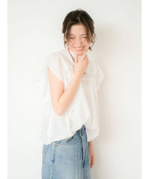 Ungrid（アングリッド）の「コットンノースリフリルブラウス（シャツ/ブラウス・レディース・イエロー/ブラック/オフホワイト・FREE）」の15枚目の写真