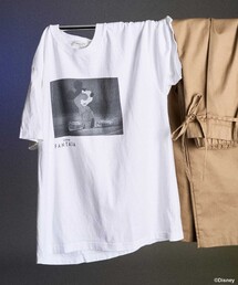 FREAK'S STORE（フリークスストア）の「【DISNEY FANTASIA】 ボックスモノクロフロントプリント Tシャツ/ディズニー/ファンタジア/ミッキーマウス（Tシャツ/カットソー・レディース）」
