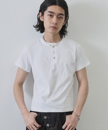 Shoowtime（ショウタイム）の「Mid-weight cropped short-sleeve T-shirt   ミドルウェイトクロップド半袖Tシャツ（Tシャツ/カットソー）」