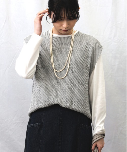 HONEYSUCKLE ROSE（ハニーサックルローズ）の「【HONEYSUCKLE ROSE】ニットベストレイヤード（アンサンブル・レディース・グレー/オフホワイト/ブラック・M/L）」の3枚目の写真