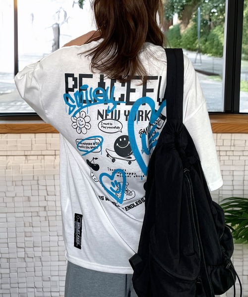Candlestick(キャンドルスティック)の「レトロ ポップ ストリート ワイドシルエット 半袖 Tシャツ 韓国 ファッション(Tシャツ/カットソー・レディース・ブラック系2/レモンイエロー/ホワイト系2/ネイビー系1/グリーン系1/ホワイト系1/サックスブルー系1/ブラック系1/ミント/ダークグリーン系2/イエロー系1/ブラック系3/ホワイト系4/ホワイト系3/ブラック系4/ネイビー系2/グレー/ホワイト系5/ブラック系5・M/LL/L)」の20枚目の写真