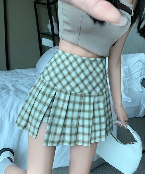 2ly2（トゥーリートゥー）の「美脚見せ◎大胆スリット入りチェックプリーツスカートパンツ（その他パンツ・レディース・ネイビー/グリーン/ブラウン/ボルドー/パープル/ライトグリーン・FREE）」の16枚目の写真