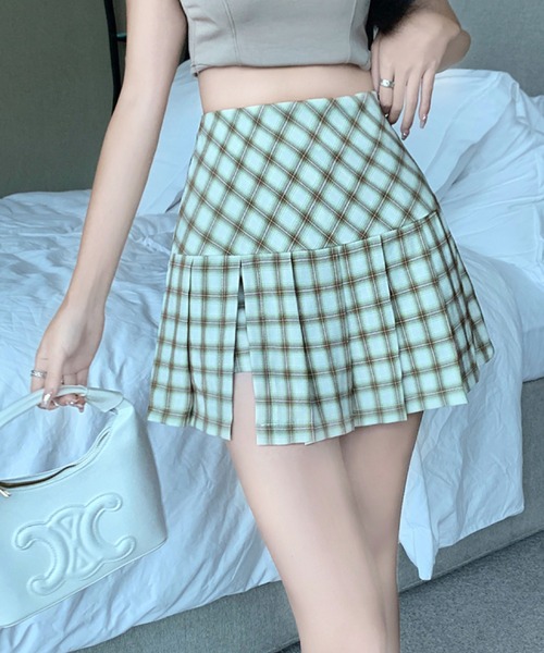 2ly2（トゥーリートゥー）の「美脚見せ◎大胆スリット入りチェックプリーツスカートパンツ（その他パンツ・レディース・ネイビー/グリーン/ブラウン/ボルドー/パープル/ライトグリーン・FREE）」の17枚目の写真