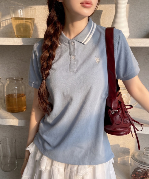 U.S. POLO ASSN.(ユーエスポロアッスン)の「U.S. POLO ASSN. 襟 配色ライン 鹿子 ポロシャツ(ポロシャツ・レディース・サックスブルー/ホワイト×ネイビー/ブラック×ホワイト/ブルー系その他・M/L/S)」の1枚目の写真