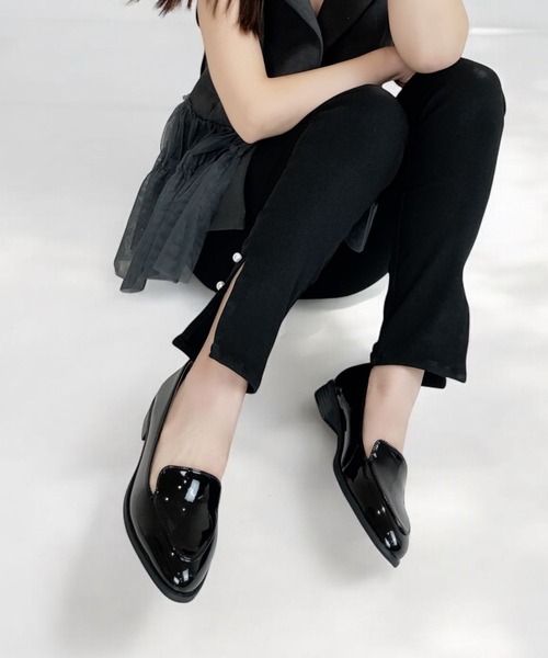 Sugar Sugar(シュガーシュガー)の「シンプル ローヒール パンプス (560) 歩き方が美しくなるパンプスシリーズ【SUGAR SUGARシュガーシュガー】(パンプス・レディース・ブラック/ブラック系/ベージュ・S/M/L/LL)」の2枚目の写真