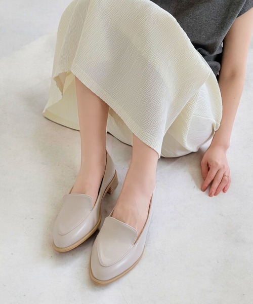 Sugar Sugar(シュガーシュガー)の「シンプル ローヒール パンプス (560) 歩き方が美しくなるパンプスシリーズ【SUGAR SUGARシュガーシュガー】(パンプス・レディース・ブラック/ブラック系/ベージュ・S/M/L/LL)」の3枚目の写真