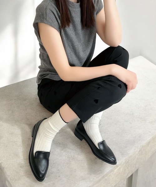 Sugar Sugar(シュガーシュガー)の「シンプル ローヒール パンプス (560) 歩き方が美しくなるパンプスシリーズ【SUGAR SUGARシュガーシュガー】(パンプス・レディース・ブラック/ブラック系/ベージュ・S/M/L/LL)」の1枚目の写真