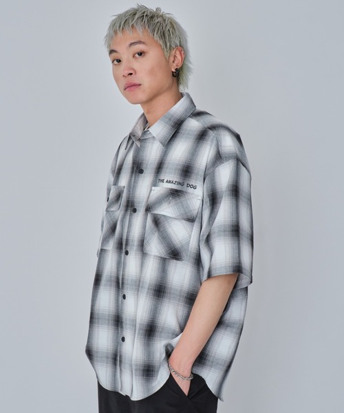 WEGO（ウィゴー）の「WEGO/イラストオンブレチェックシャツ（シャツ/ブラウス・メンズ・ブラック系その他2/ホワイト系その他2/ブルー系その他2/ブラウン系その他2・MEDIUM/LARGE）」の18枚目の写真